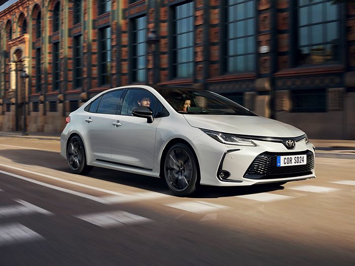 Toyota corolla hybrid electric discount